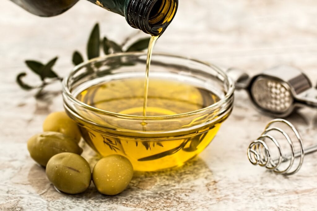 Olive oil for your frizzy hair